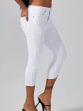 WHITE 🤍 Denim Distressed Ankle Crop Jeans - Like New!